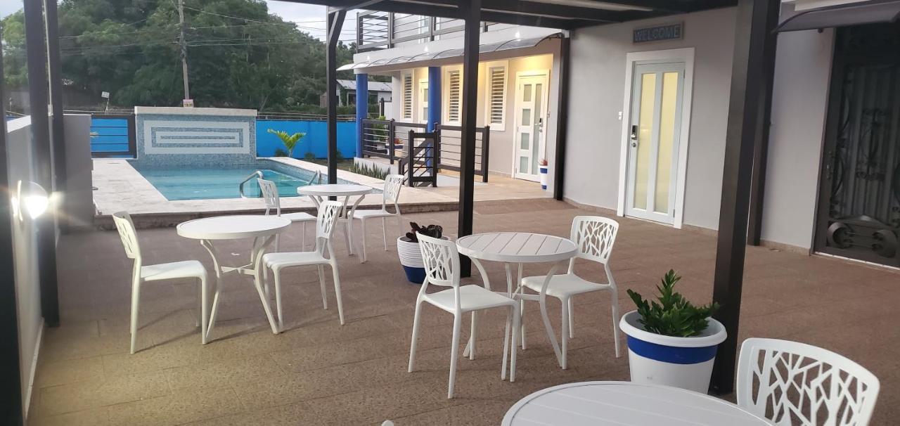 2 Palmas Str Hotell Aguadilla Exteriör bild